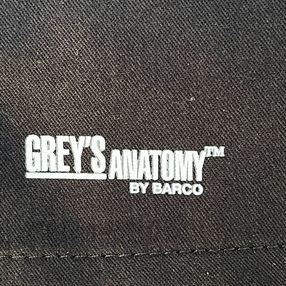 BARCO GREYS ANATOMY CORA V-NECK MEDICAL SCRUB TOP 4 POCKETS TULIP SLEEVE 2XL NWT - Picture 3 of 9